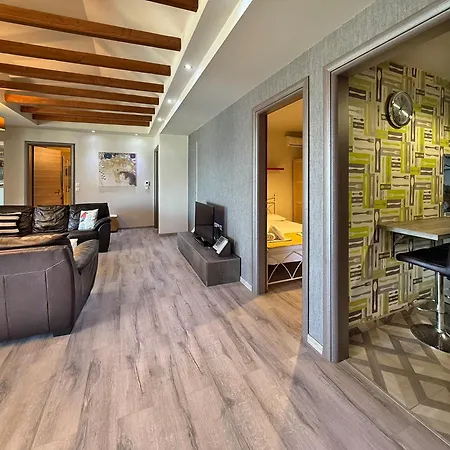 Skyview Apartmán *