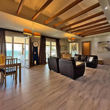 Skyview Daire Paralía