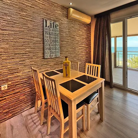 Skyview Apartment *